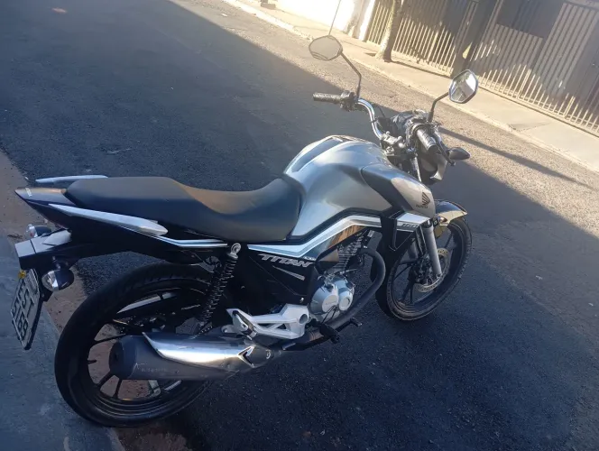 Moto Titan 160