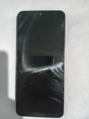 Vende celular  A 5   menus de 1 ano de uso