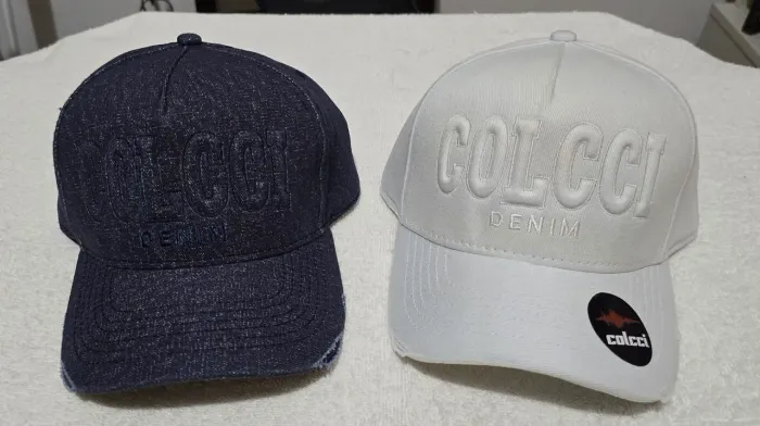 Bonés premium da Colcci