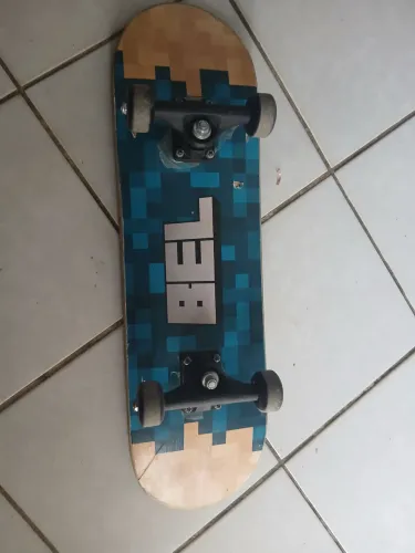Vendo skate seminovo