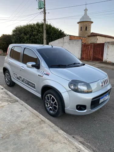 Fiat Uno Sporting 1.4 EVO Fire Flex 8V 4P 2012