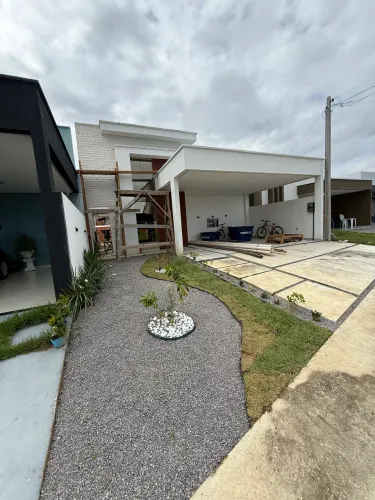 CASA EM RESIDENCIAL FECHADO