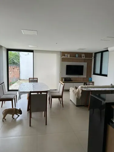Casa no Cj. Vilar câmara/Tiradentes-Aleixo