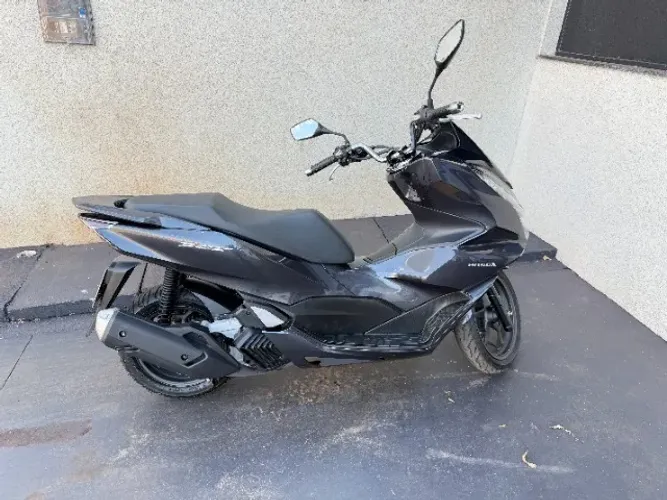 VENDO OU TROCO PCX 160 ANO 2024
