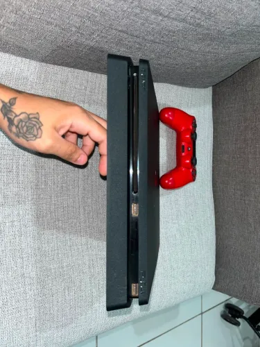 PlayStation 4 slim 1 tb