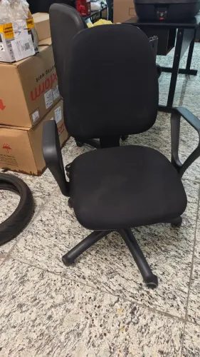 Cadeira de escritório Flex form Nova e tem usada