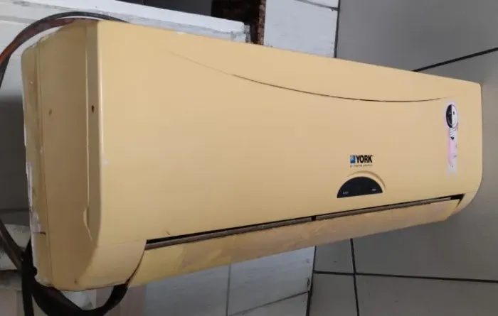Ar-condicionado, 9.000 BTUS, Funcionando Perfeito!