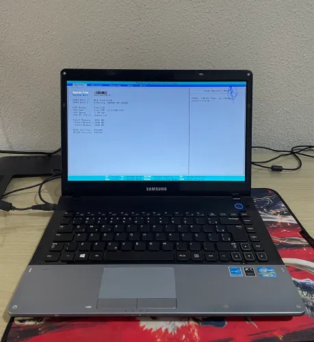 Notebook Samsung core i3 2328M 4gb memória ssd 128 (todo perfeito)