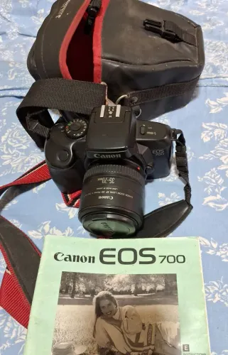 Camara e LENTES  CANON EOS 700 analogica 2 lentes Zoom de EF 35-70 e outra EF 80-200 mm