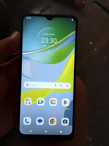 Vendo celular moto E13