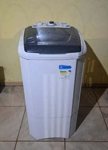 Tanquinho 12kg funciona perfeitamente