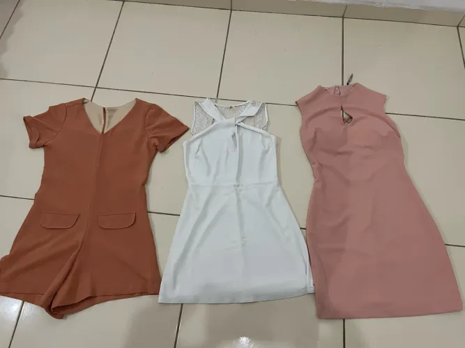 Combo macaquinho/vestidos