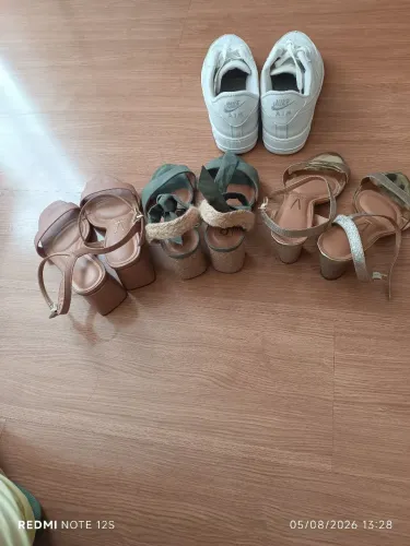 Doar roupas e calçados