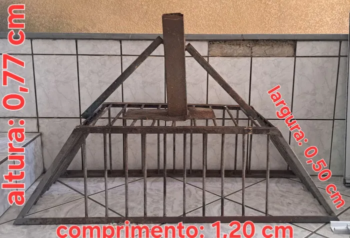 Lixeira grande para calçada usada