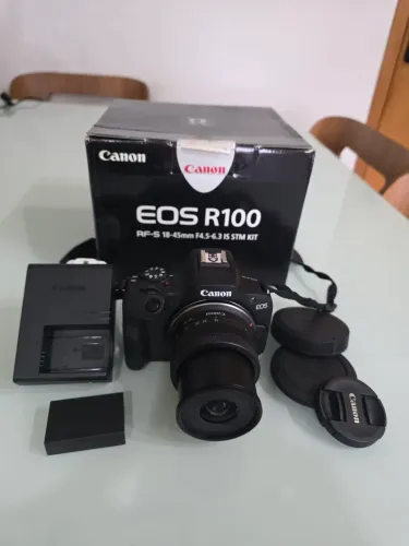 Oportunidade Câmera  Canon R100 com lente  do kit 