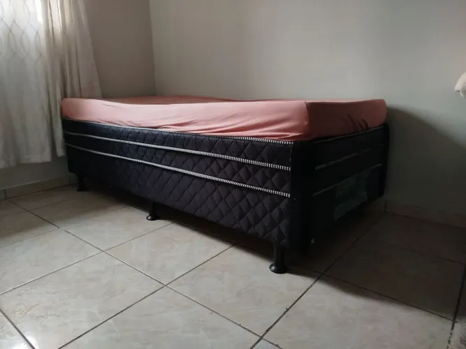 Cama box com colchão