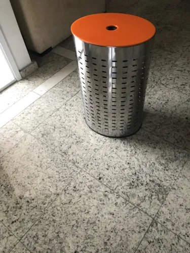 Cesto de inox para roupas