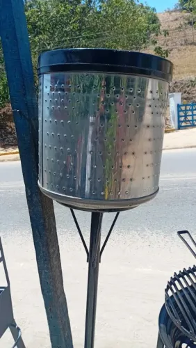 Lixeira de aço inox