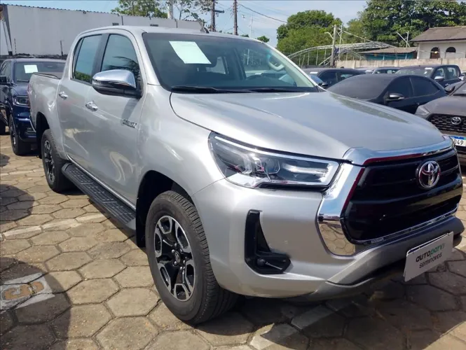 Toyota Hilux CD SRV 4X4 2.8 TDI Diesel Aut. 2025