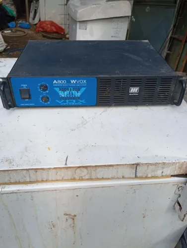 Amplificador A 800 W VOX