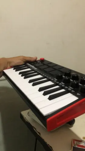 Teclado Akai Mini