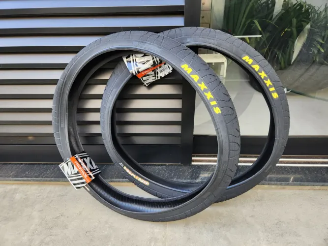 Par de pneus maxxis 26 x 2.5