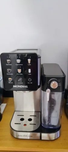 Cafeteira Dolce latte mondial + acessórios e cápsulas 