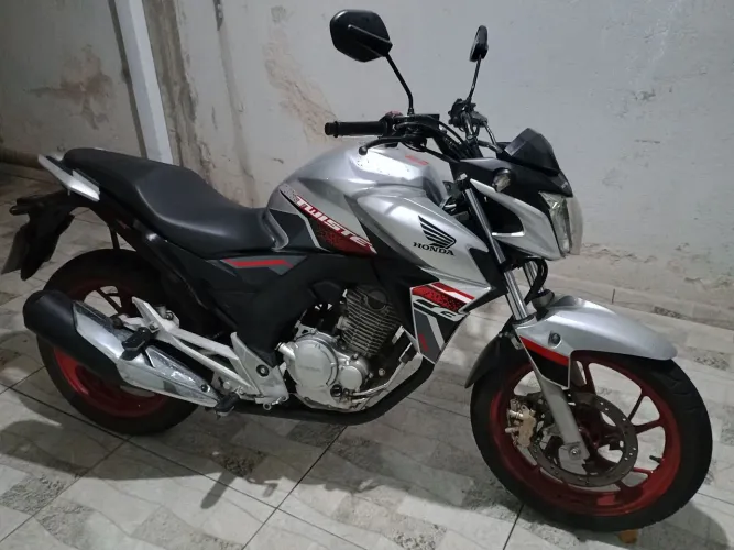 Moto cb 250 Twister