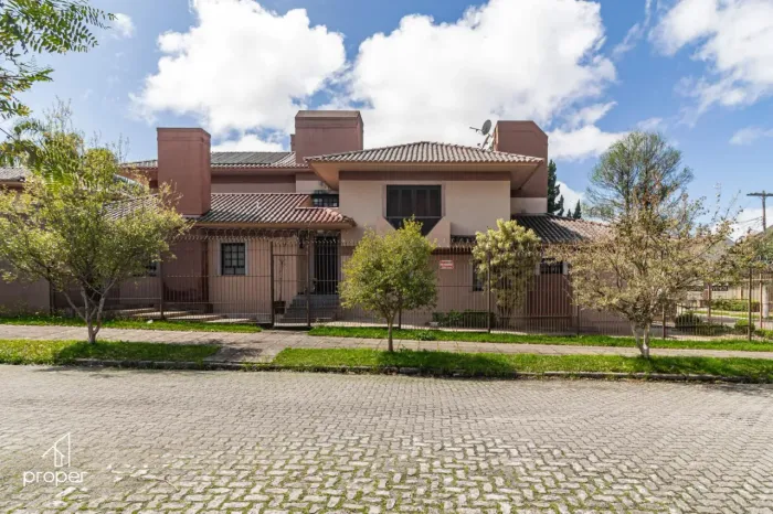 Excelente casa com 384m² de área construída - Areal - Pelotas