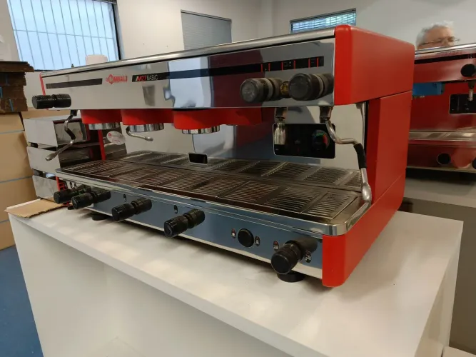 Máquina de café expresso profissional La Cimbali M27 basic 3G