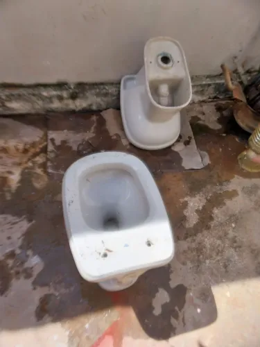 Vaso sanitário seminovo marca excelente sem necessidade de caixa acoplada
