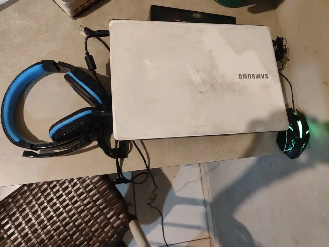 Notebook Samsung i3 de 5 geração com 8gb de memória RAM