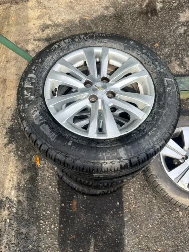 Vendo jogo de rodas cobalt aro 15
