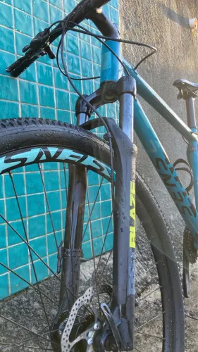 Bicicleta Sense com transmissão Shimano hidráulica bicicleta toda Shimano.