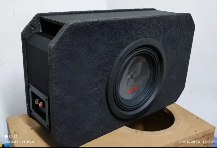 Caixa subwoofer Alpine 8