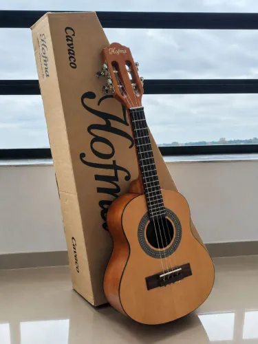 Cavaquinho Hofma HCV-30P Elétrico - Impecável