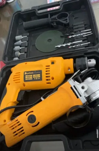 Esmerilhadeira + furadeira de impacto + kit brocas