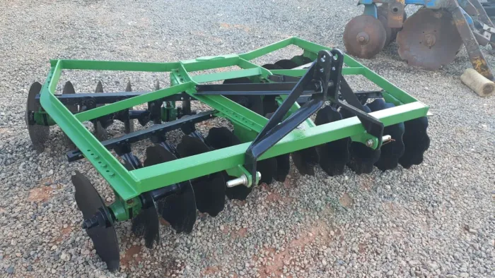 Grade niveladora 24 discos baldan para trator