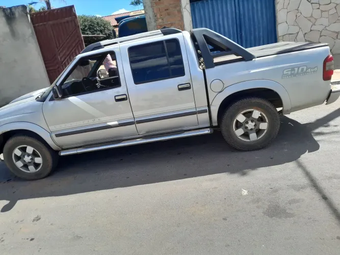 Chevrolet S10 Blazer DLX 2.8 4X4 TB Interc. Diesel 2003
