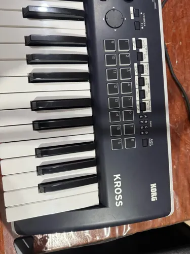 Teclado korg kross 2