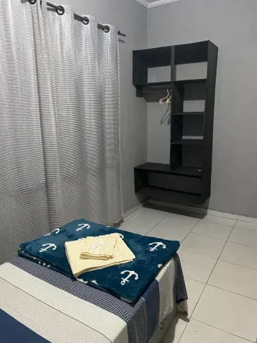 Alugo quarto em casa compartilhada