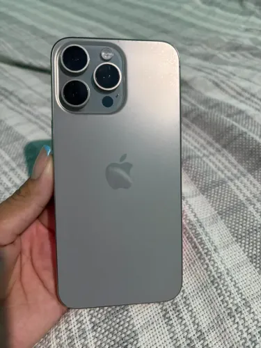 VENDO IPHONE 15 PRO MAX 256GB