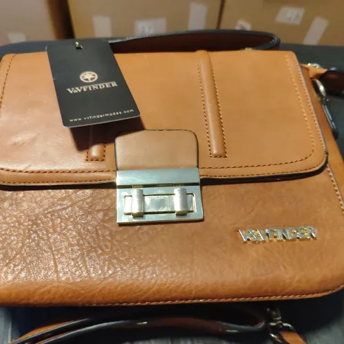 Bolsa tiracolo estruturada média V&V Finder Marrom ( nova), acompanha 2 alças