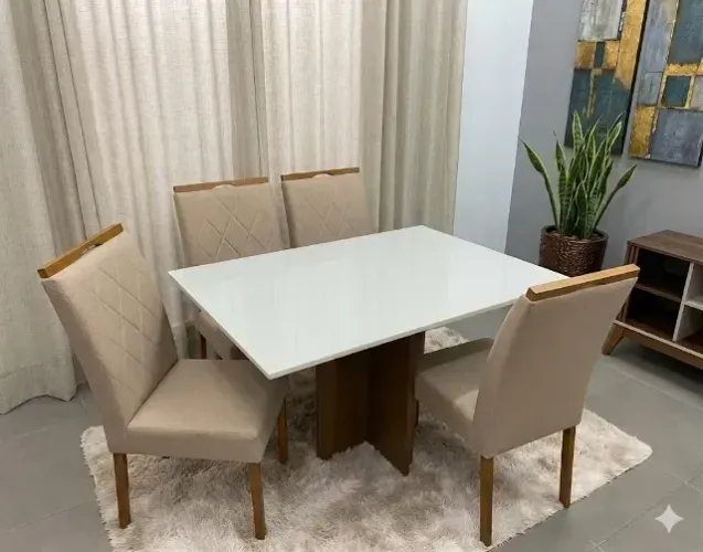 Oferta mesa de jantar com tampo de vidro laqueado e cadeiras de madeira maciça