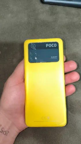 Celular Xiaomi Pocophone M4 Pro versão 4.5G com NFC.