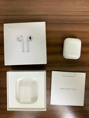 Fone Ouvido Sem Fio Apple Airpods Com Wireless Charging Case (Usado)