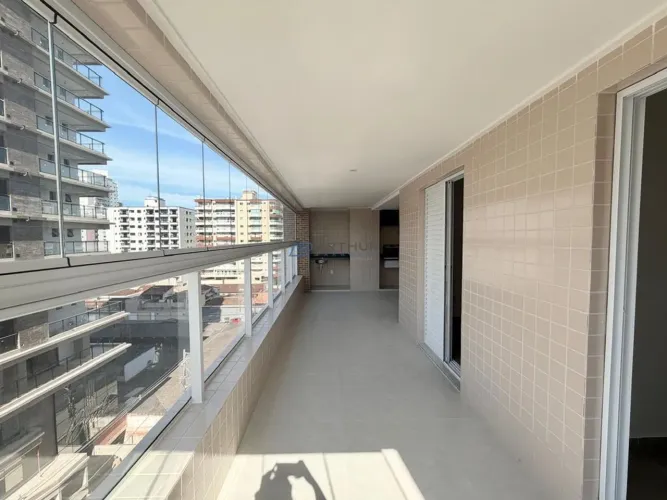 Apartamento à venda em Praia Grande no bairro Guilhermina com 3 dormitórios