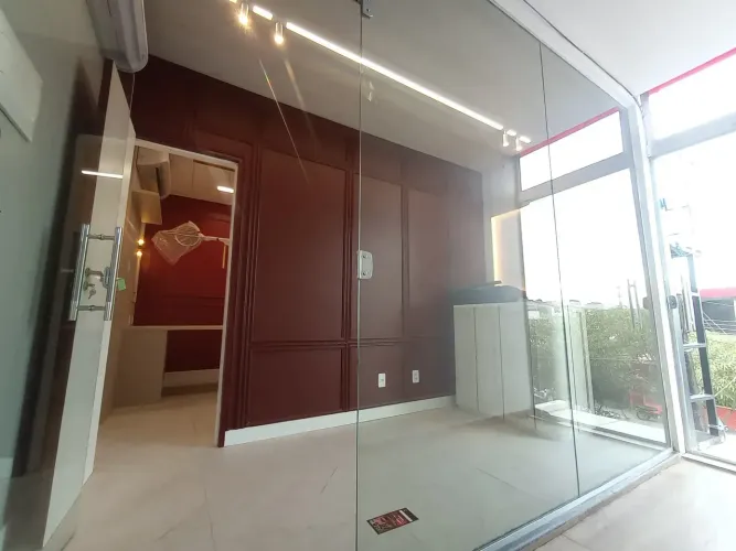 ALugo sala comercial | parque dez | climatizada