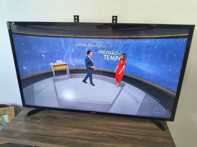 Smart Tv Samsung 40 polegadas . 40J5200<br>Samsung 40J5200<br>Sa<br>Samsung 40J5200