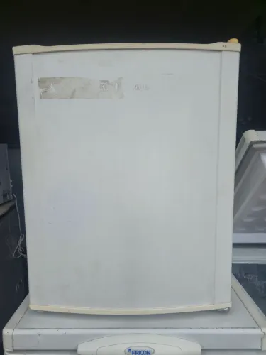 Frigobar eletrolux re80 120litros